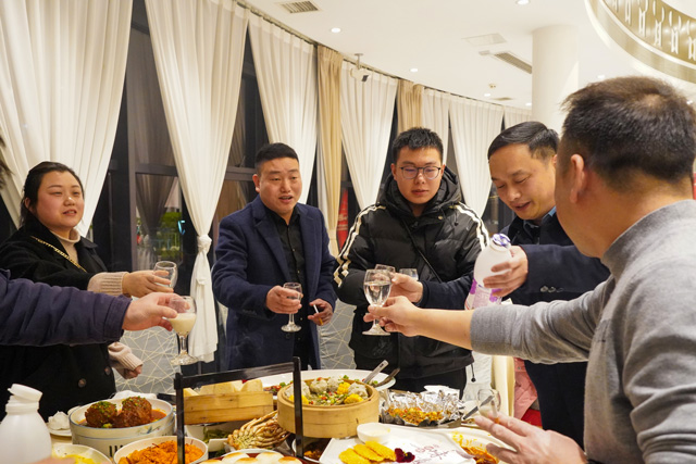 成都鷹皇科技年度表彰大會暨2022年新春團(tuán)拜會