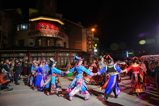 “大美阿壩·幸福羌年”2025羌年慶祝系列活動 | 鷹皇科技賦能夜游場景打造+成果展