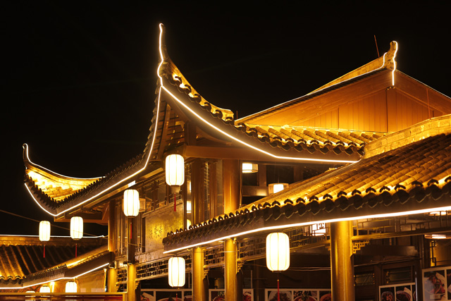 “大美阿壩·幸福羌年”2025羌年慶祝系列活動 | 鷹皇科技賦能夜游場景打造+成果展