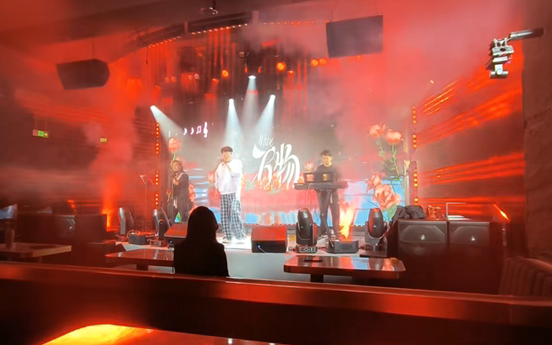 別再混淆！同屬舞臺燈光系統(tǒng)，酒吧LIVEHOUSE燈光與舞臺演藝燈光天差地別