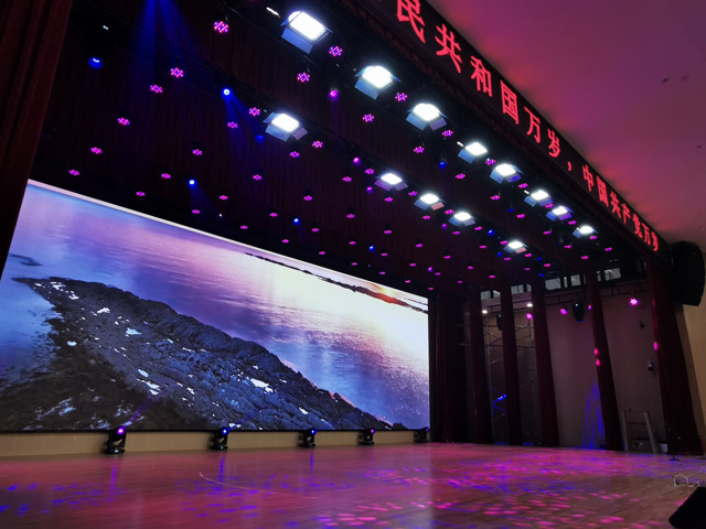 舞臺機械是什么？成都鷹皇科技帶您零距離一覽舞臺機械施工現(xiàn)場