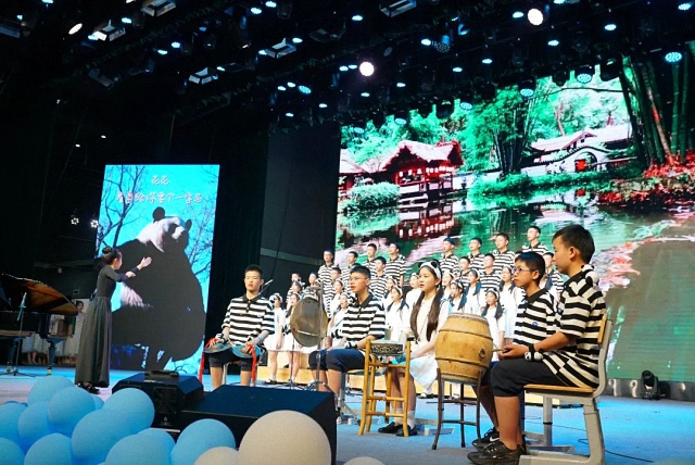 天府第四中學(xué)第五屆“藝·起SHOW” 鷹皇科技租賃團(tuán)隊(duì)助力活動(dòng)舞臺(tái)燈光音響視頻服務(wù)