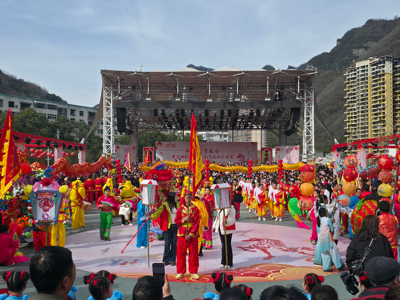 匠心煥新舞臺 技術(shù)護(hù)航非遺 —— 鷹皇科技助力鎮(zhèn)巴新春元宵盛會圓滿落幕
